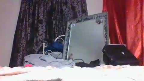 danni travis online show from September 22, 3:19 am