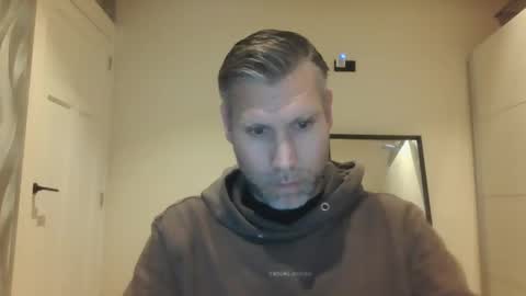 Snapshot of assmani28 chatting on December 14, 11:56 pm Assmani28 online show from December 14, 11:56 pm