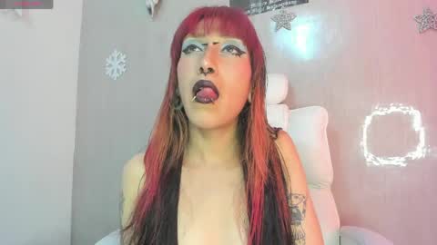 Snapshot of asterothxznikki chatting on April 29, 11:44 pm Asterothxznikki online show from April 29, 11:44 pm