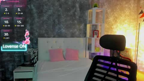 Snapshot of asti_bubbles chatting on March 31, 1:40 am Asti online show from March 31, 1:40 am