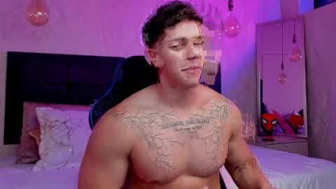 astonhills online show from April 9, 5:40 am