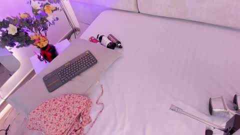 Snapshot of astorath_angel chatting on February 17, 11:40 am Astorath online show from February 17, 11:40 am