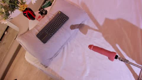 Snapshot of astorath_angel chatting on March 31, 11:43 am Astorath online show from March 31, 11:43 am