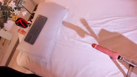 Snapshot of astorath_angel chatting on April 1, 11:44 am Astorath online show from April 1, 11:44 am