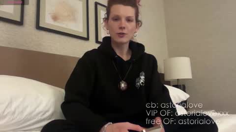 Snapshot of astorialove chatting on October 23, 11:46 pm AstoriaLove online show from October 23, 11:46 pm