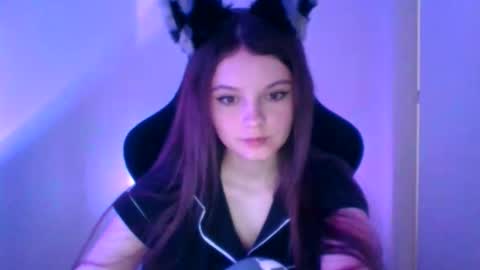 astradream_ online show from September 18, 3:47 pm