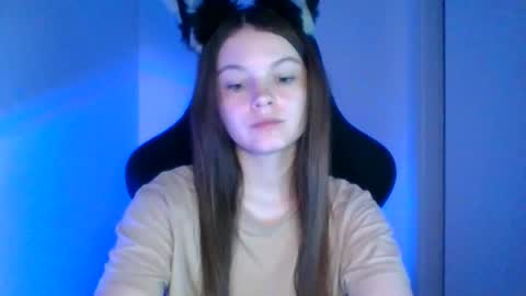 astradream_ online show from September 26, 5:17 pm