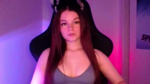 astradream_ online show from October 23, 5:44 pm