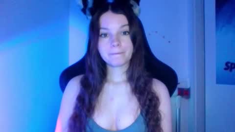 astradream_ online show from November 28, 11:18 pm