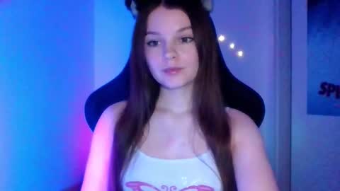 astradream_ online show from December 4, 10:18 pm