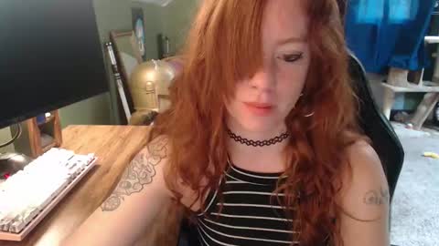 AstraeaSiren online show from May 1, 5:39 pm