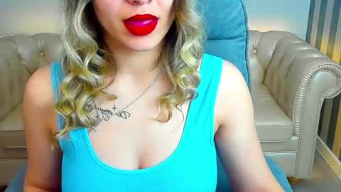 Snapshot of astraluxe_ chatting on February 21, 9:00 pm Asta online show from February 21, 9:00 pm