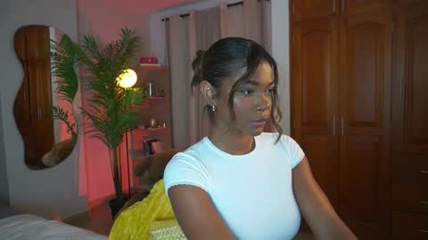 Astrea online show from December 5, 12:08 am