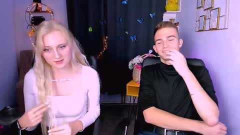 Snapshot of astren_villo chatting on October 13, 3:34 pm astren online show from October 13, 3:34 pm