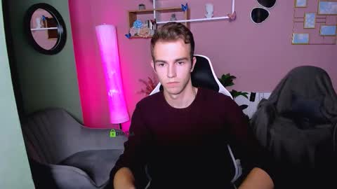 astren online show from November 28, 8:11 pm