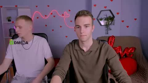 Snapshot of astren_villo chatting on March 1, 10:28 am astren online show from March 1, 10:28 am