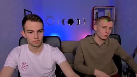 Snapshot of astren_villo chatting on March 3, 6:52 am astren online show from March 3, 6:52 am