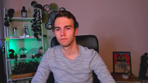 Snapshot of astren_villo chatting on March 16, 6:39 am astren online show from March 16, 6:39 am