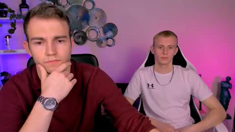 Snapshot of astren_villo chatting on March 18, 1:03 pm astren online show from March 18, 1:03 pm