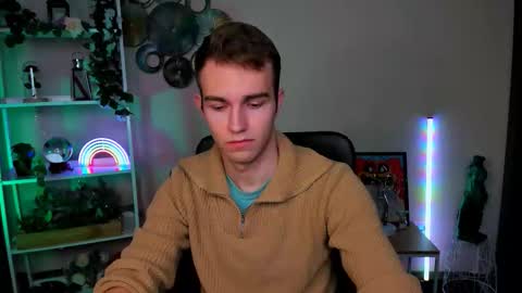 Snapshot of astren_villo chatting on March 24, 7:24 am astren online show from March 24, 7:24 am