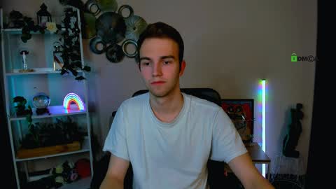 Snapshot of astren_villo chatting on April 1, 7:11 pm astren online show from April 1, 7:11 pm