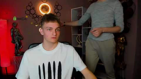 Snapshot of astren_villo chatting on April 2, 7:11 pm astren online show from April 2, 7:11 pm