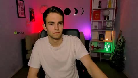 astren online show from May 22, 12:33 pm
