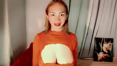 Snapshot of astrid_khalifa chatting on February 13, 1:37 pm Astrid online show from February 13, 1:37 pm