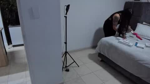 astrid_velle online show from January 5, 5:27 pm