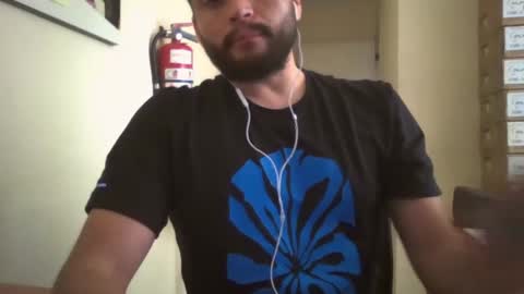 Snapshot of astro_boy_01 chatting on December 27, 9:11 pm astro_boy_01 online show from December 27, 9:11 pm