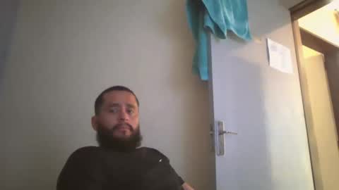 Snapshot of astro_boy_01 chatting on February 15, 8:16 pm astro_boy_01 online show from February 15, 8:16 pm