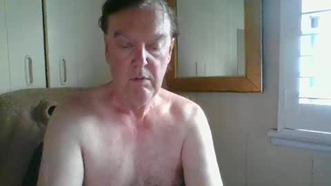 astute008 online show from February 1, 8:18 pm