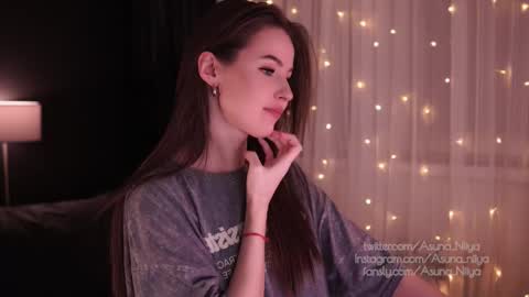 Snapshot of asuna_niiya chatting on March 1, 7:15 pm Asuna Niiya - online show from March 1, 7:15 pm