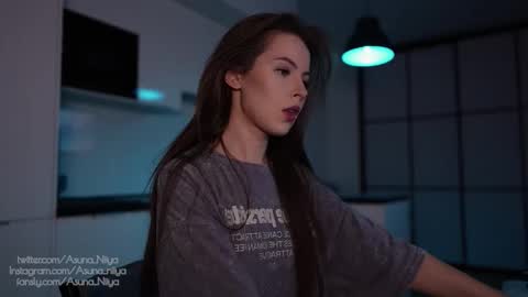 Asuna Niiya - online show from October 23, 6:39 pm