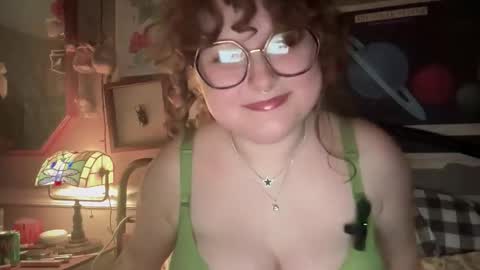 asurdaisy online show from December 15, 4:06 am
