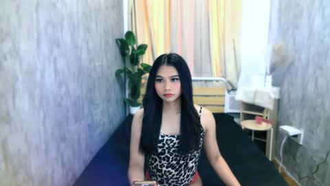 atashakendall online show from February 6, 1:32 am