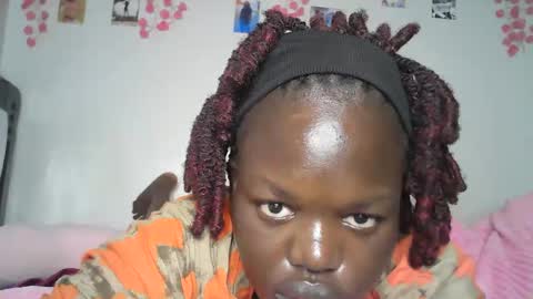 Snapshot of ateker5 chatting on April 4, 6:00 am ateker5 online show from April 4, 6:00 am