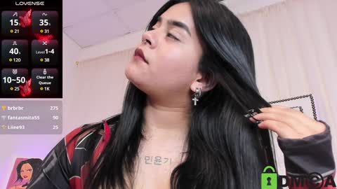 Snapshot of atena_hill chatting on December 21, 1:36 am Athena online show from December 21, 1:36 am