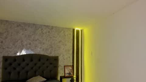 Snapshot of atenajb chatting on January 7, 4:04 am ATENA online show from January 7, 4:04 am