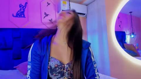 Snapshot of atenea_cute21 chatting on January 21, 9:35 am Athenea online show from January 21, 9:35 am