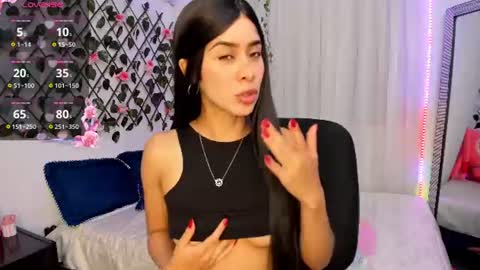 Snapshot of atenea_kros chatting on June 10, 8:52 pm Atenea online show from June 10, 8:52 pm