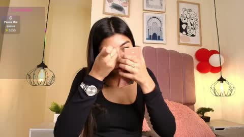 ateneaaa_ online show from April 1, 7:33 pm