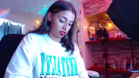 Snapshot of ateneasairce chatting on February 14, 3:05 pm Atenea online show from February 14, 3:05 pm