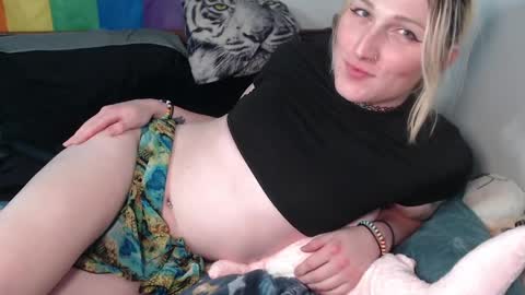 Snapshot of athenaaphrodisia chatting on May 5, 6:16 pm athenaaphrodisia online show from May 5, 6:16 pm
