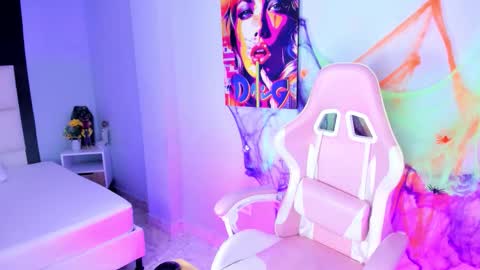 athenea__fox online show from November 3, 11:44 am