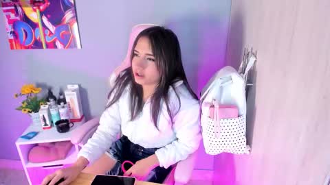 athenea__fox online show from November 17, 12:00 pm