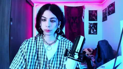 athenauwu online show from October 9, 6:44 am