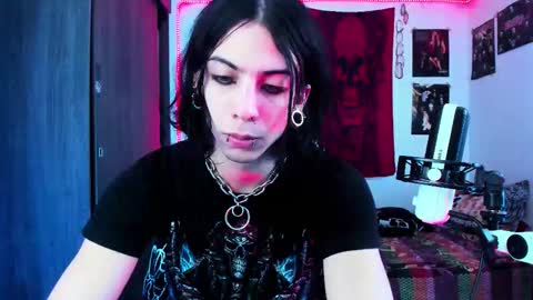 athenauwu online show from December 5, 6:33 am