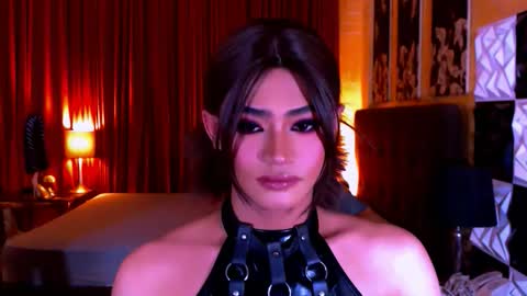 athisamoore online show from December 3, 8:40 pm