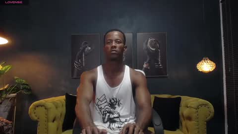 Snapshot of athleticbig_cock chatting on December 22, 2:17 am ATHLETIC COCK online show from December 22, 2:17 am